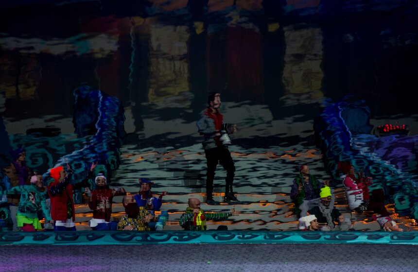 Цирковое шоу на воде "Тайна подземного моря" 9 фото