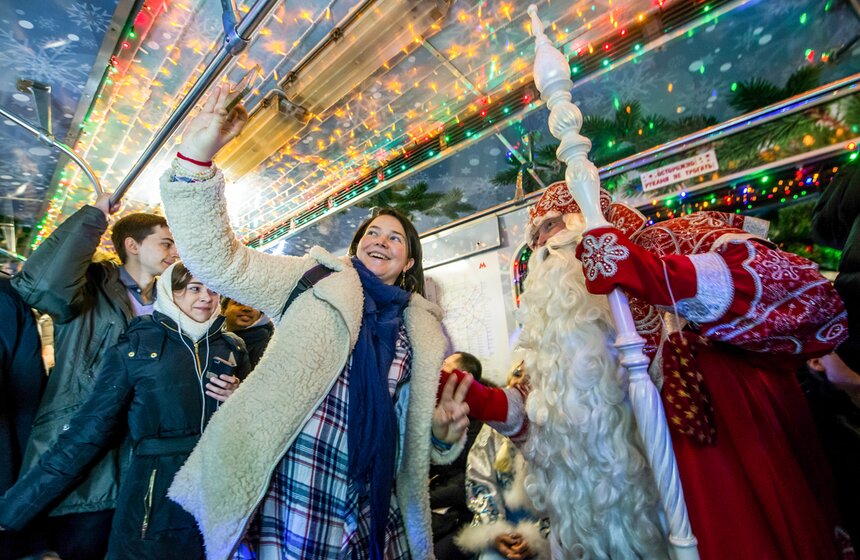 Уникальный Новогодний поезд запущен в московском метро 22 фото