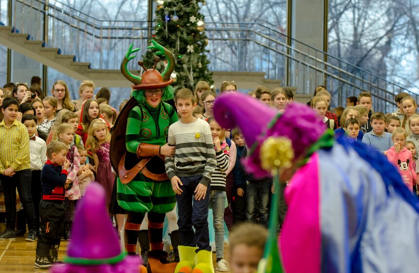 Главная Елка страны стартовала в Кремле 15 фото