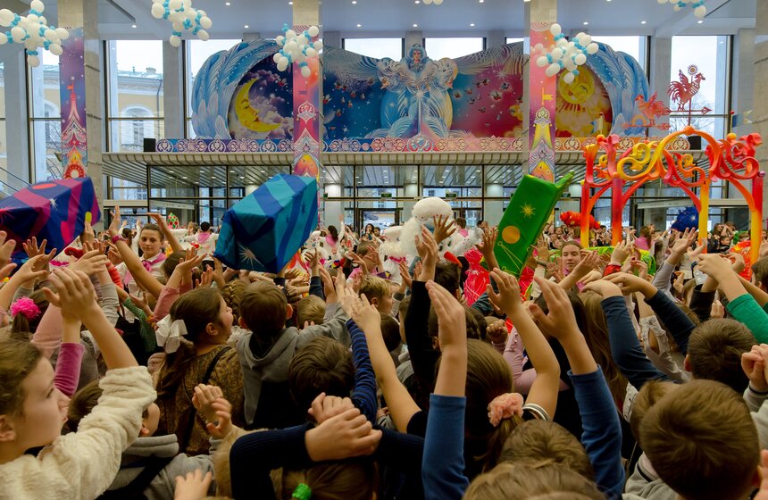 Главная Елка страны стартовала в Кремле 18 фото