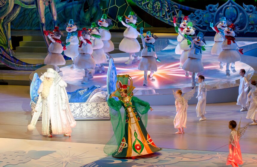 Главная Елка страны стартовала в Кремле 27 фото