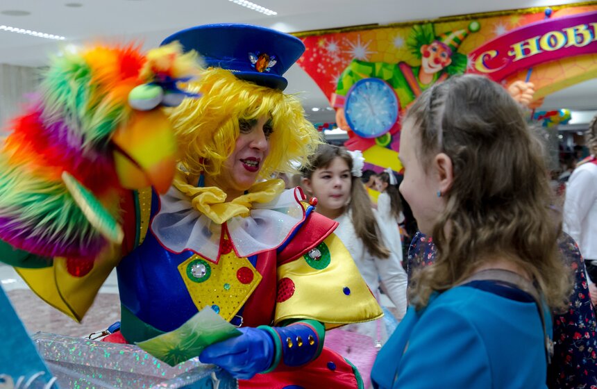 Главная Елка страны стартовала в Кремле 2 фото