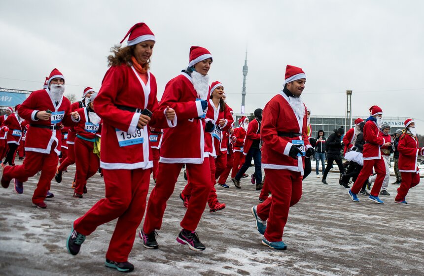 Благотворительный забег Дедов Морозов 8 фото