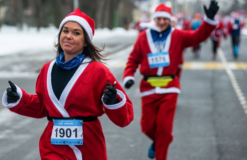 Благотворительный забег Дедов Морозов 10 фото