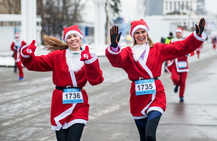 Благотворительный забег Дедов Морозов 20 фото