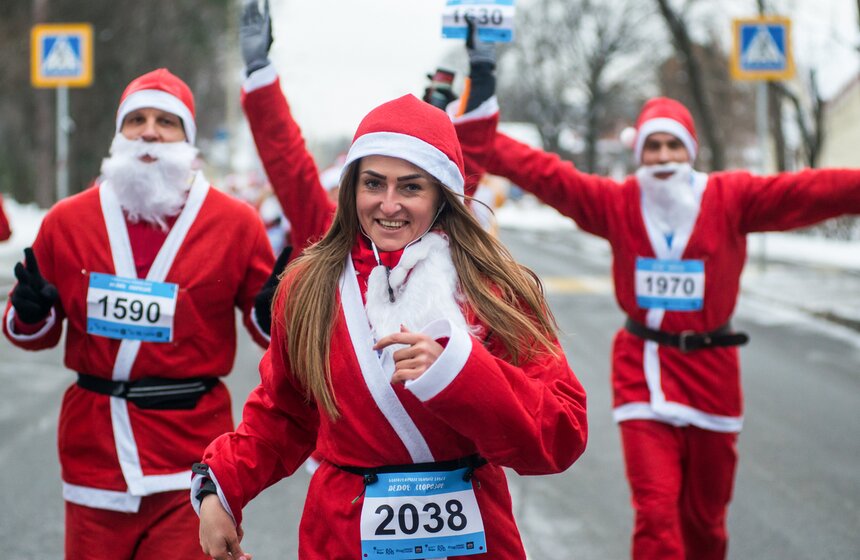 Благотворительный забег Дедов Морозов 15 фото