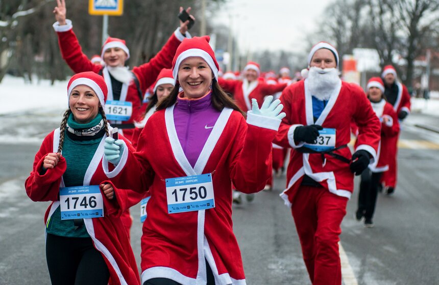 Благотворительный забег Дедов Морозов 16 фото
