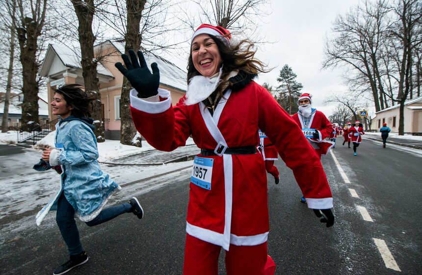 Благотворительный забег Дедов Морозов 17 фото