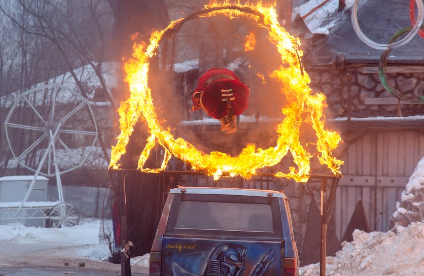 Новогодняя елка каскадеров "Властелин колец - Хоббит-стрелец" 23 фото