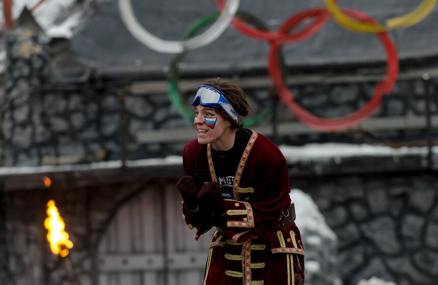 Новогодняя елка каскадеров "Властелин колец - Хоббит-стрелец" 2 фото