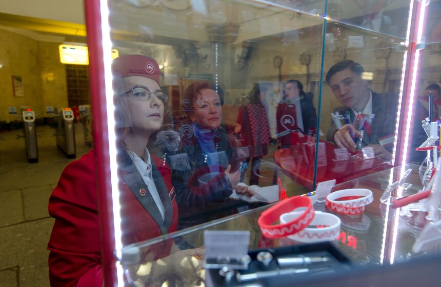 Открытие сувенирных киосков Московского метрополитена 12 фото