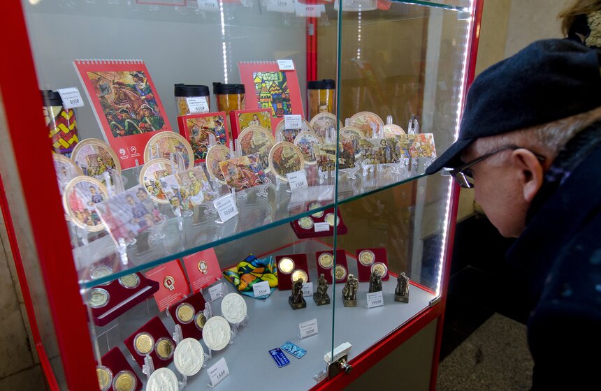 Открытие сувенирных киосков Московского метрополитена 2 фото