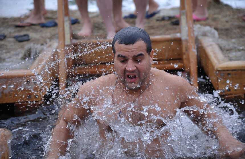 Как прошли крещенские купания в Останкине 17 фото