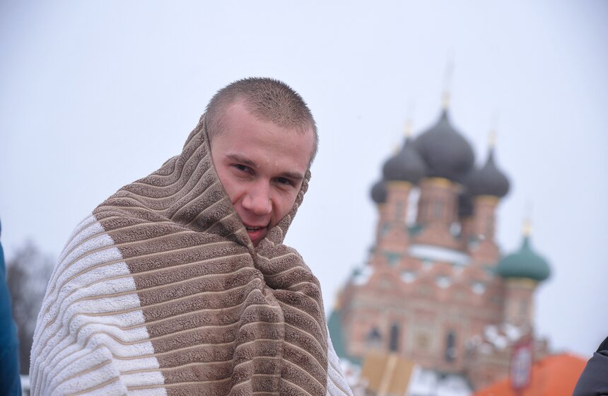 Как прошли крещенские купания в Останкине 11 фото