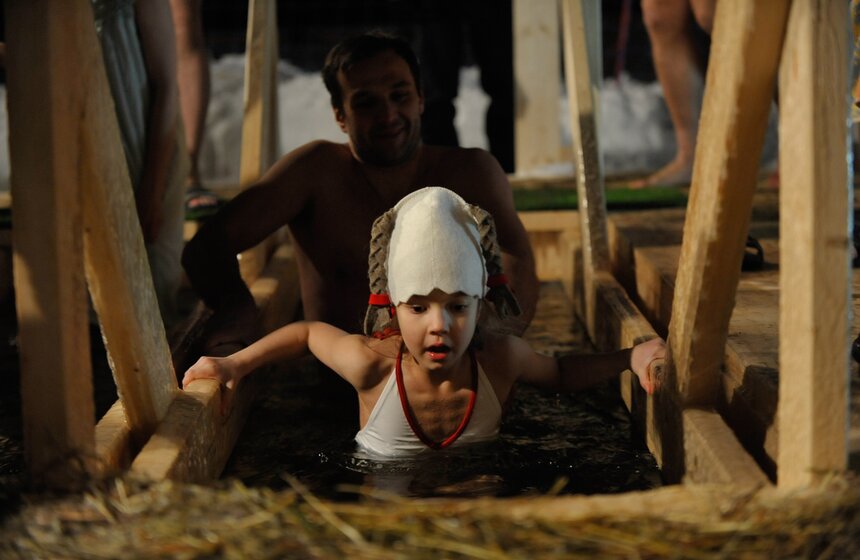 Как прошли крещенские купания в Покровском-Стрешневе 38 фото