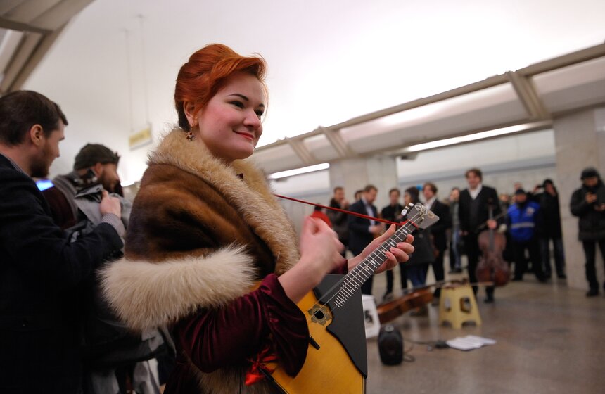 Музыкальный флешмоб в метро в честь Дня студента 21 фото