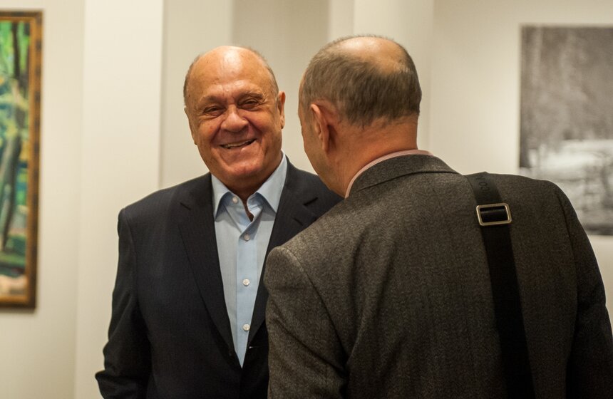 Выставка "Нателла Тоидзе. Скульптура цвета" 12 фото