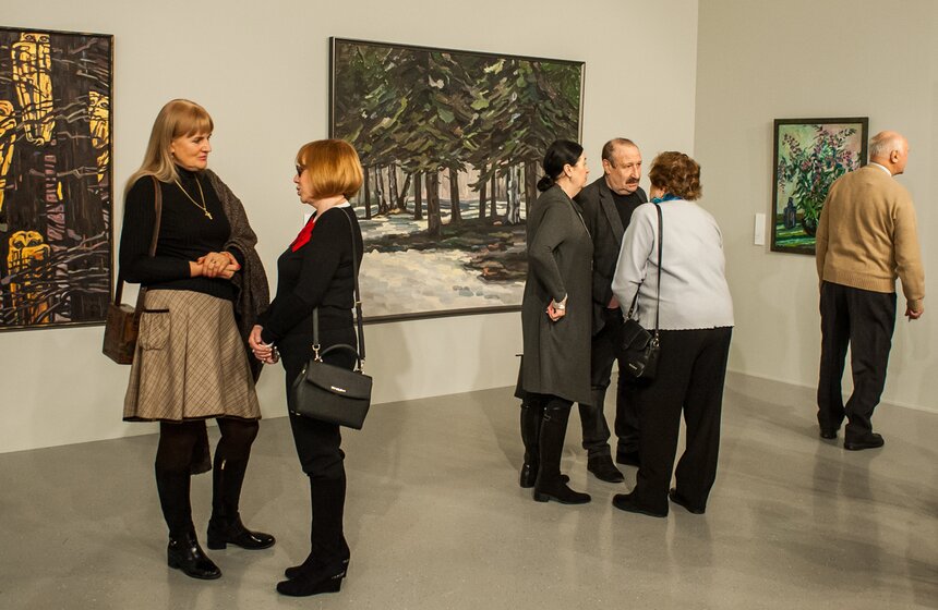 Выставка "Нателла Тоидзе. Скульптура цвета" 18 фото