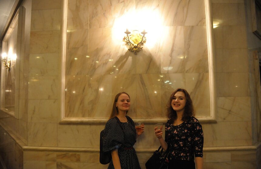 Ректор МГУ угостил студентов праздничной медовухой 18 фото