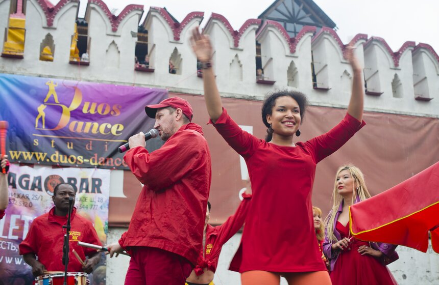 В столице проходит фестиваль красок "Холи" 4 фото