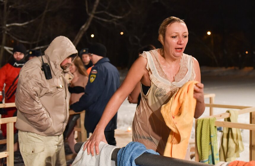 Как прошли крещенские купания в парке "Сокольники" 23 фото