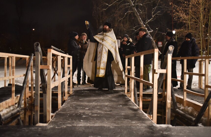 Как прошли крещенские купания в парке "Сокольники" 6 фото