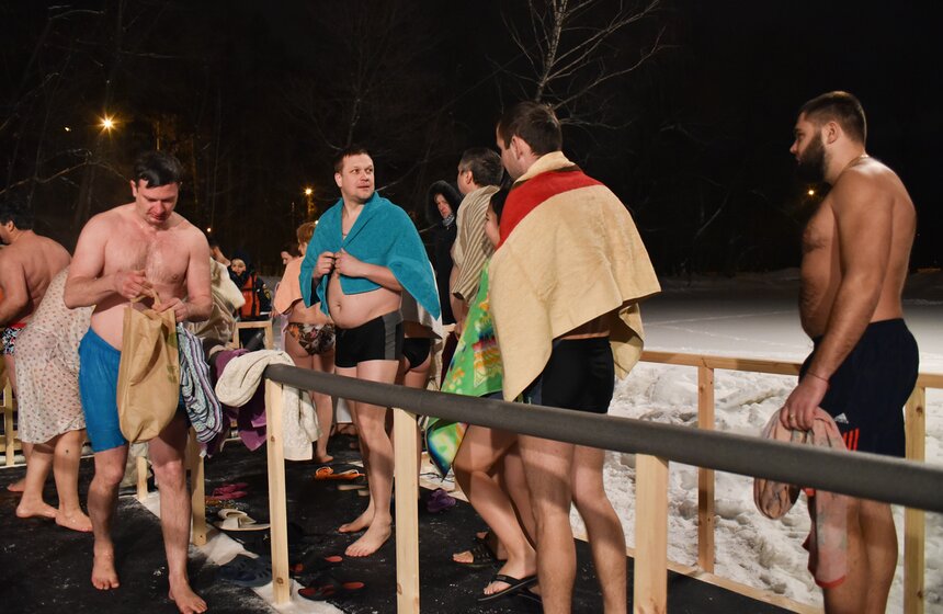 Как прошли крещенские купания в парке "Сокольники" 11 фото