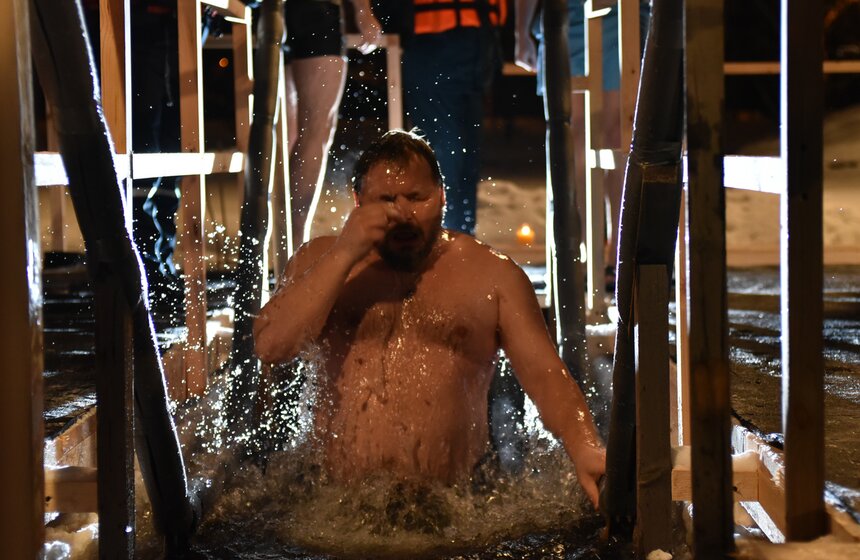 Как прошли крещенские купания в парке "Сокольники" 13 фото