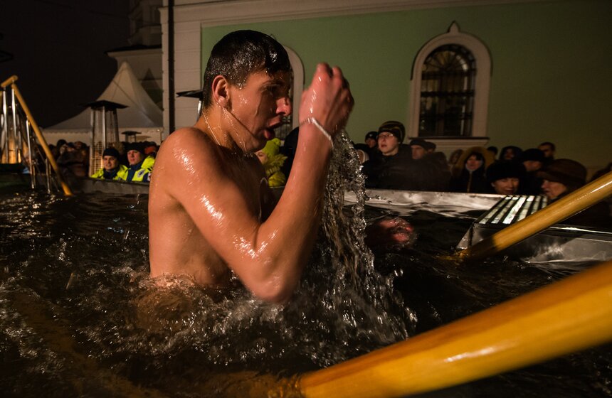 Крещенские купания в столице 15 фото