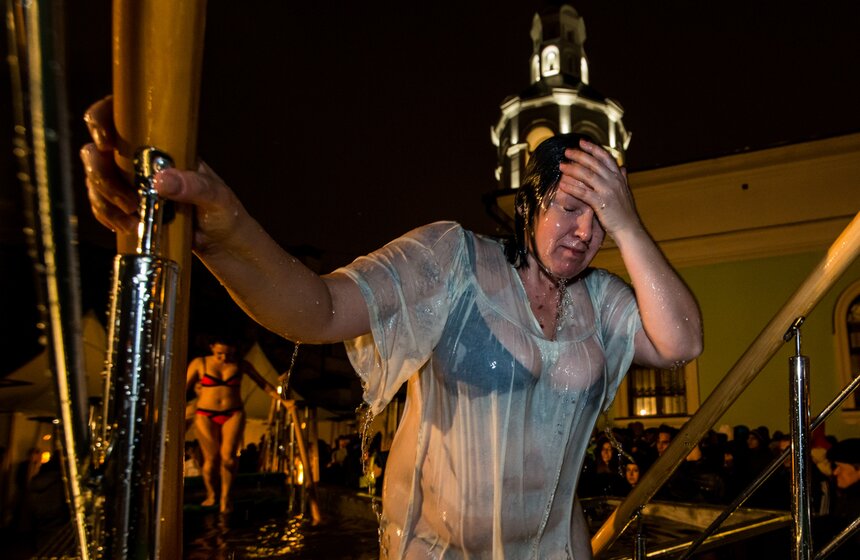 Крещенские купания в столице 19 фото