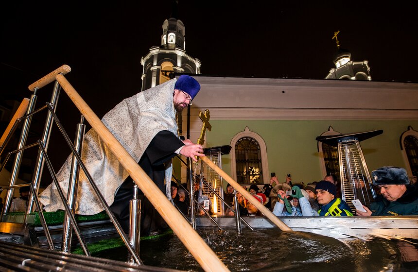 Крещенские купания в столице 3 фото