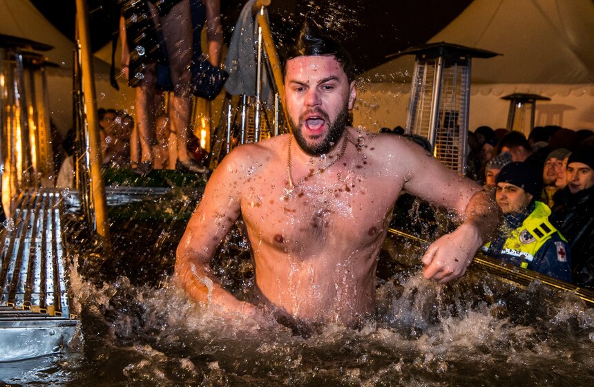 Крещенские купания в столице 6 фото