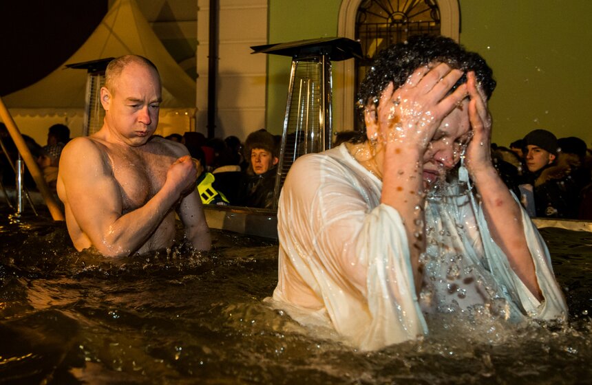 Крещенские купания в столице 8 фото