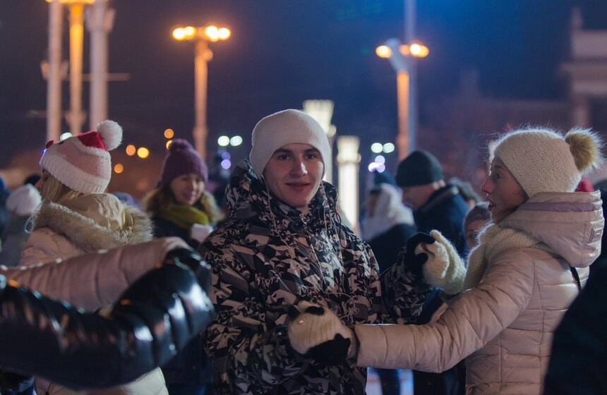 Танцевальный Старый Новый год на ВДНХ 11 фото