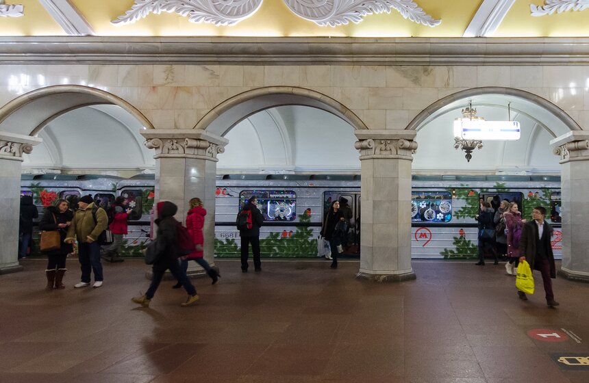 Новогодний поезд московского метро завершил работу. Фоторепортаж 15 фото