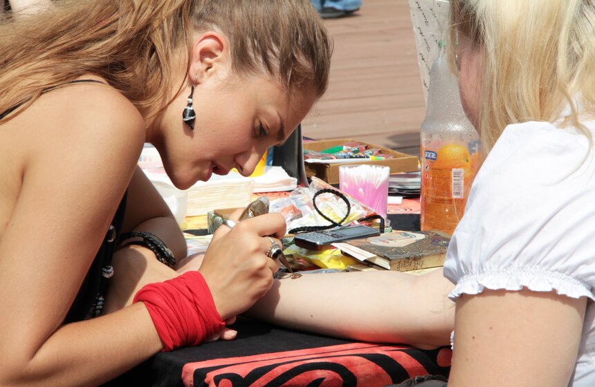 Хенд-мэйд фестиваль "Другие Вещи" объединил более 100 дизайнеров 18 фото