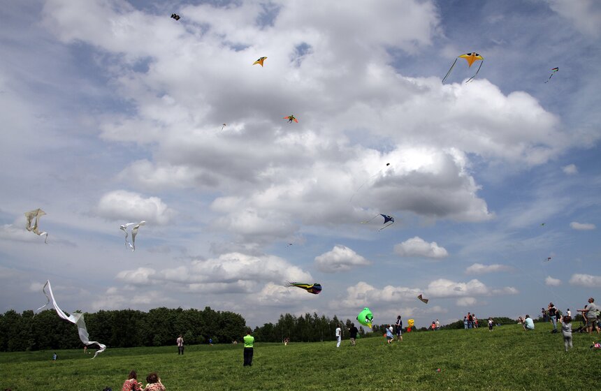 Воздушные змеи пилотажной группы Red Alert поднялись в воздух 9 фото