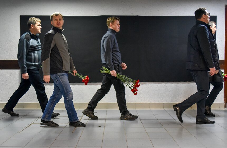 Панихида по погибшим журналистам в катастрофе Ту-154 13 фото