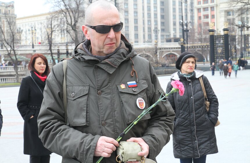 Москвичи почтили память жертв взрывов в петербургском метро 38 фото