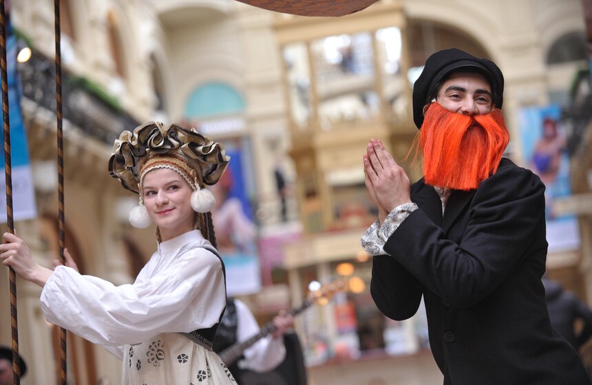 Очередной перформанс провел фестиваль "Золотая маска" 19 фото