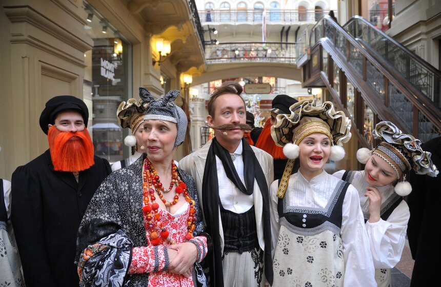 Очередной перформанс провел фестиваль "Золотая маска" 3 фото