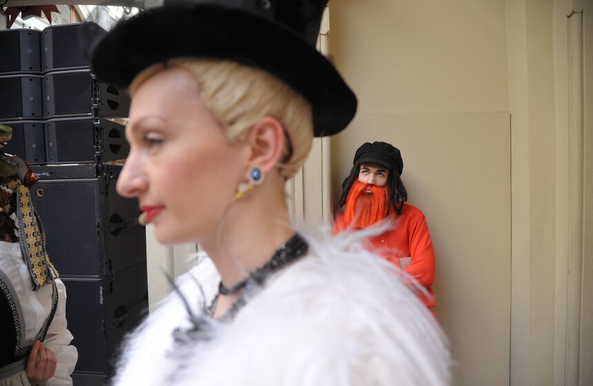 Очередной перформанс провел фестиваль "Золотая маска" 5 фото