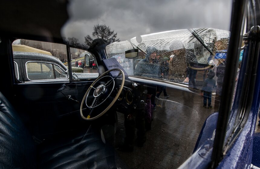 Пробег ретроавтомобилей в преддверии дня космонавтики 5 фото