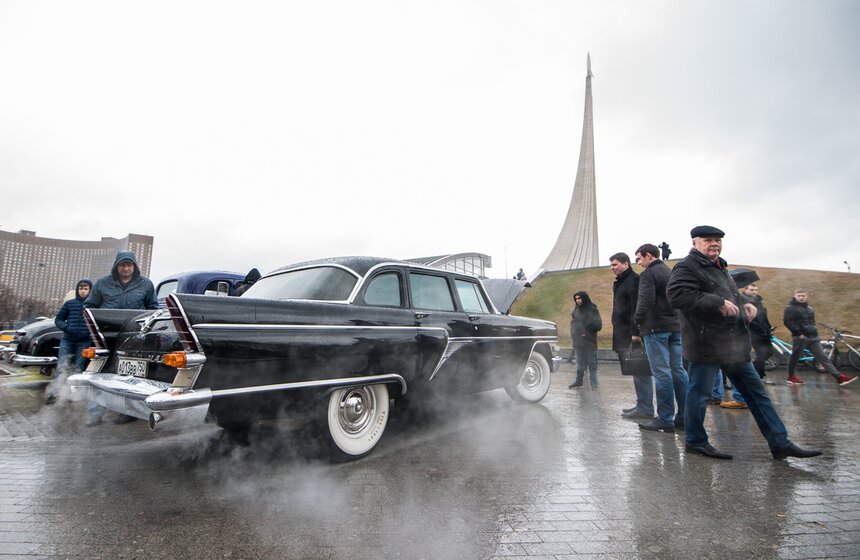 Пробег ретроавтомобилей в преддверии дня космонавтики 4 фото