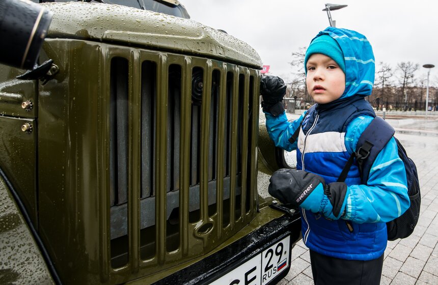 Пробег ретроавтомобилей в преддверии дня космонавтики 7 фото
