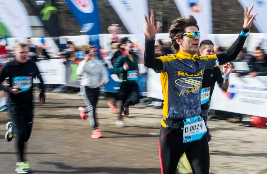 Массовый забег "Апрель" прошел в столице 9 апреля 16 фото