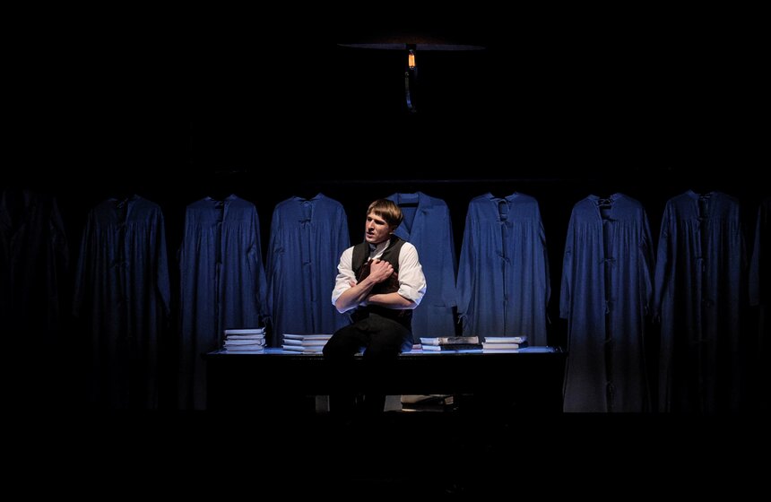 Спектакли "Золотой маски": "Записки юного врача" 18 фото