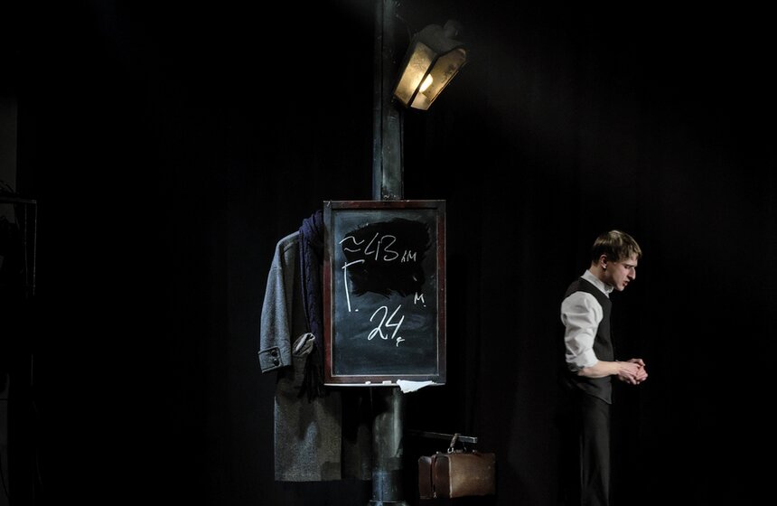 Спектакли "Золотой маски": "Записки юного врача" 12 фото