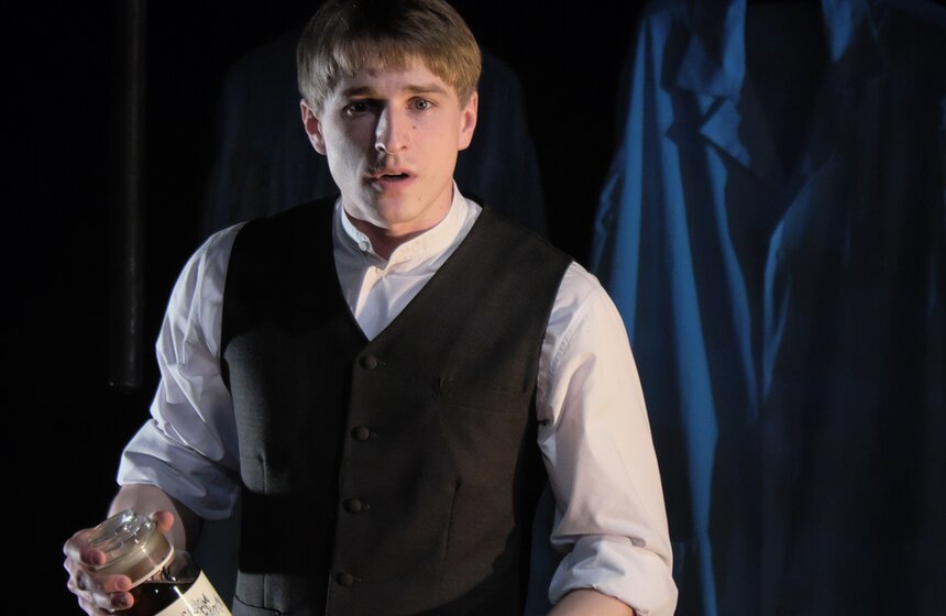 Спектакли "Золотой маски": "Записки юного врача" 16 фото