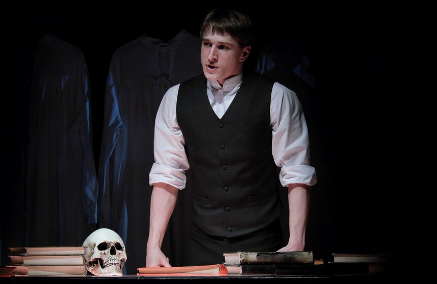 Спектакли "Золотой маски": "Записки юного врача" 17 фото